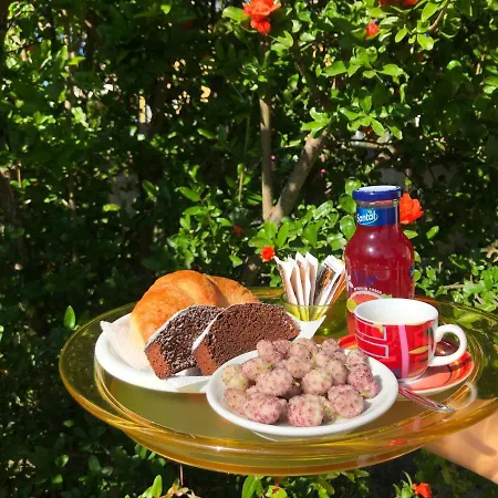 Bed & Breakfast Chiara's Davoli