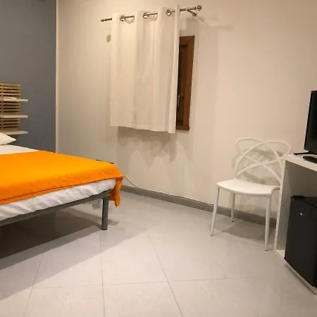 Chiara's Bed & Breakfast Davoli